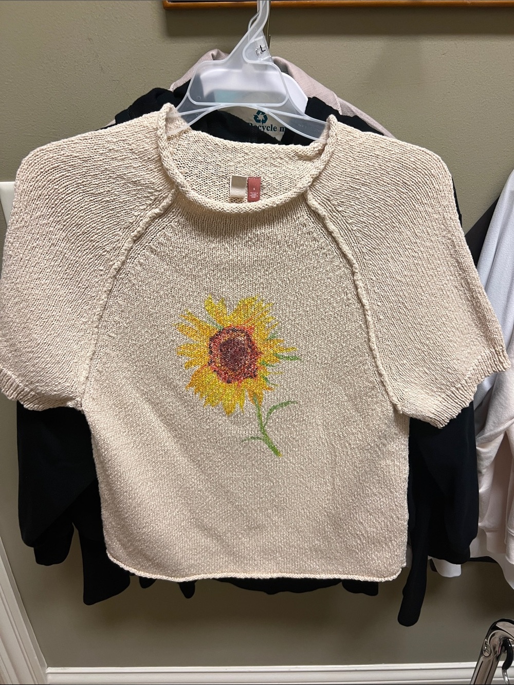 Pilcro Anthropologie Cream Crop Top with Yellow Sunflower Graphic